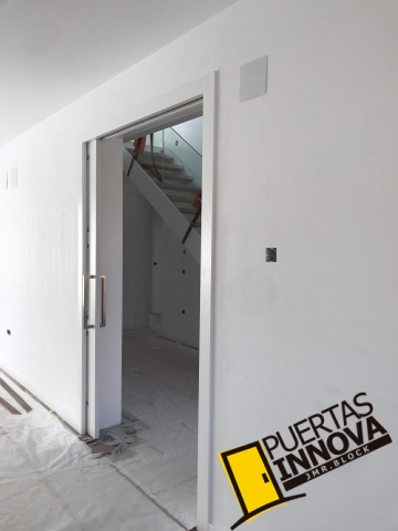 Puertas blancas modelo LAC-103