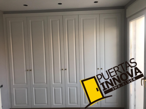 Puertas blancas modelo LAC-102